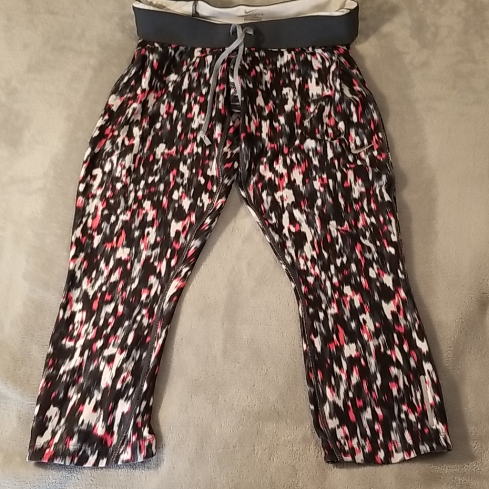Nike Dri-Fit Athletic capri leggings Size Medium